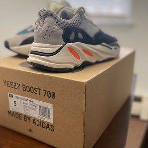 Yeezy 700